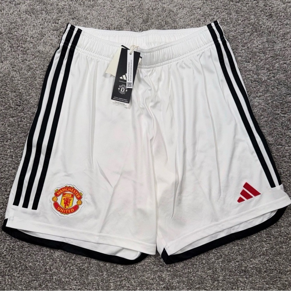 Adidas Manchester United White Shorts large NEW